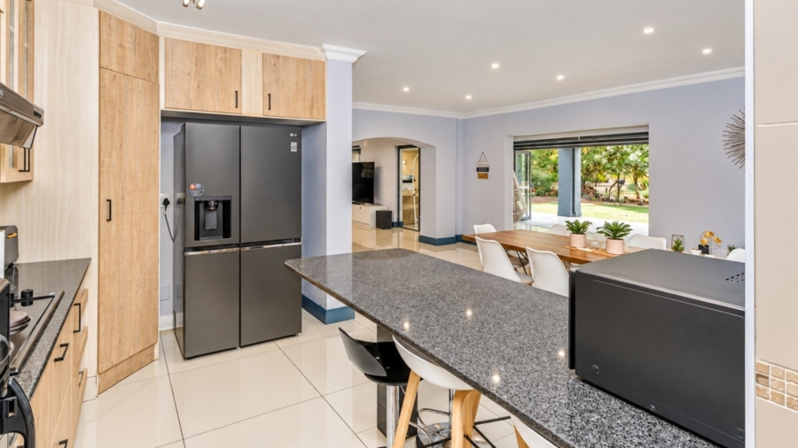 3 Bedroom Property for Sale in WestLake Country Safari Estate North West